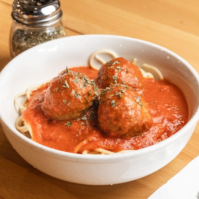 Spaghetti and meatballs (lunch).