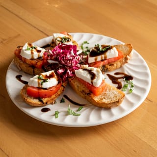 Bruschetta caprese